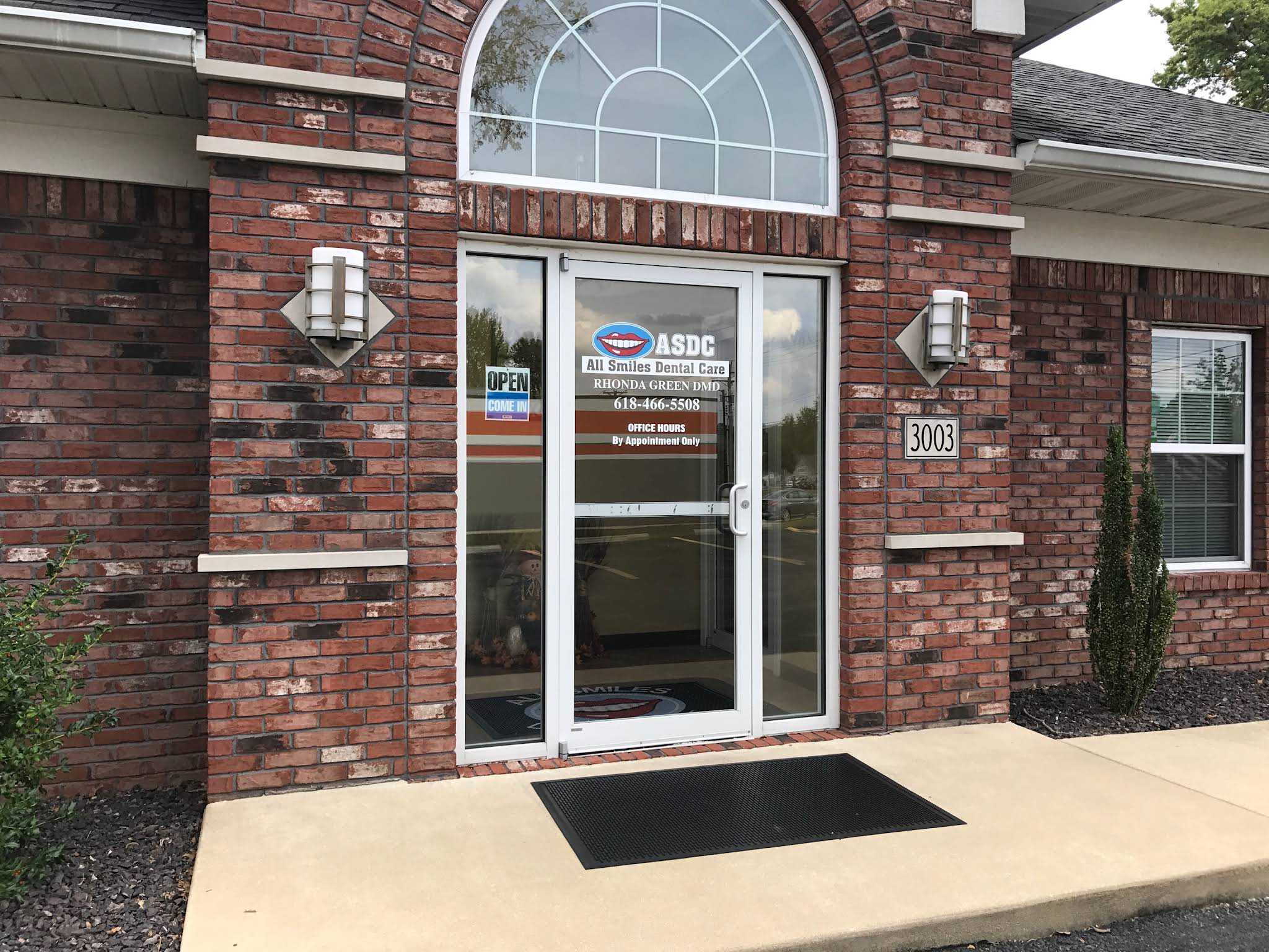 Dentist in Godfrey, IL